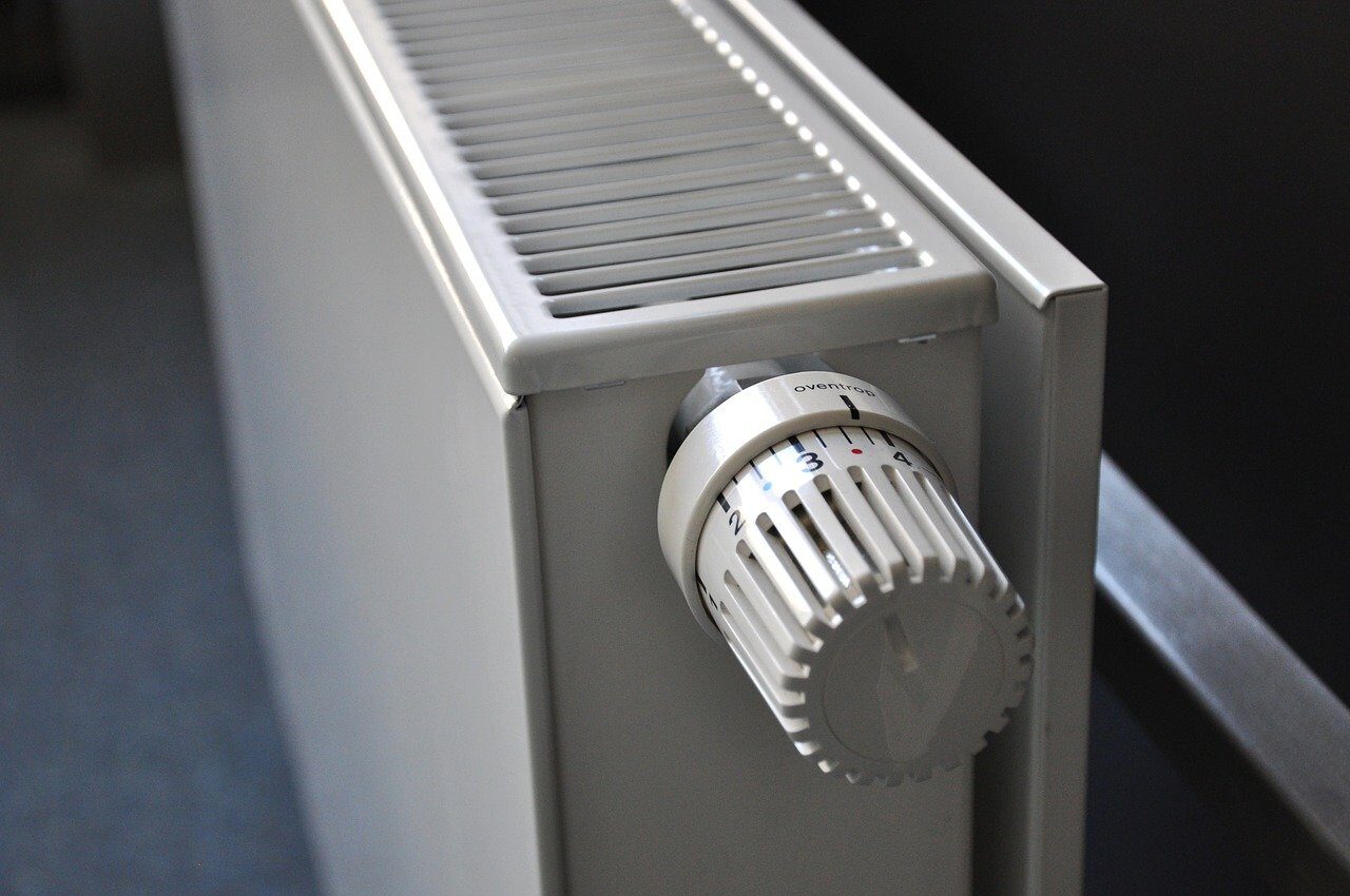 Heizkörper mit Thermostatventil in einer Mietwohnung